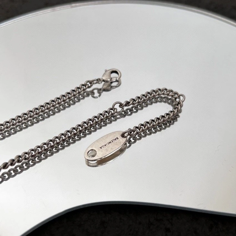 Minimalist Bxlxnciaga Necklaces 282224
