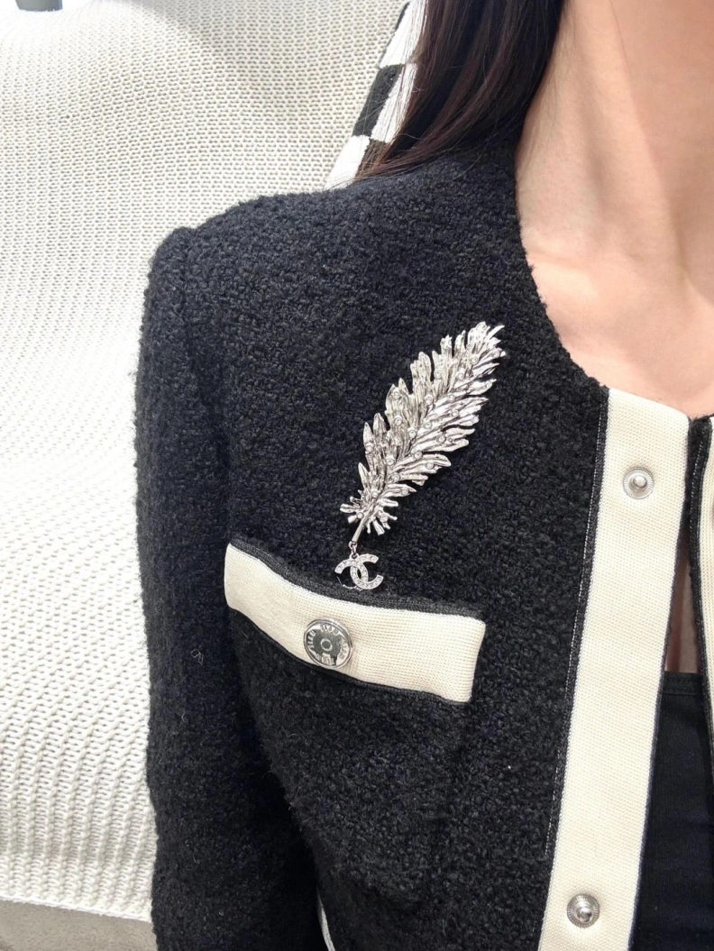 DailyWear Chxnxl Brooches 284604