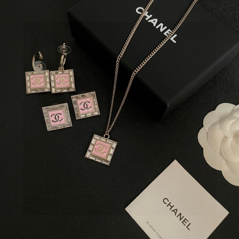 Sophisticated Chxnxl Earrings 284125