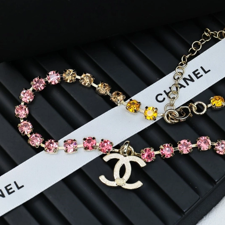 Stylish Chxnxl Necklaces 284873