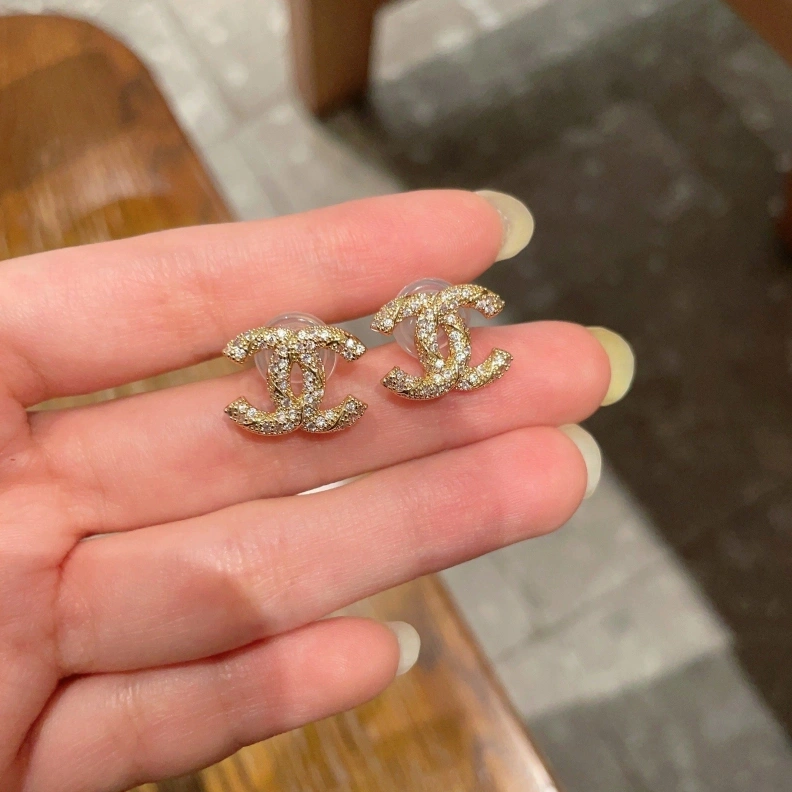 Vibrant Chxnxl Earrings 284118
