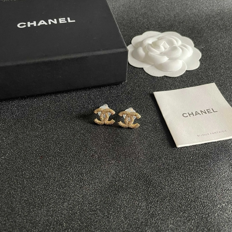 Vibrant Chxnxl Earrings 284118