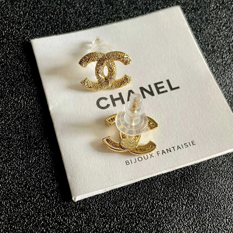 Vibrant Chxnxl Earrings 284118
