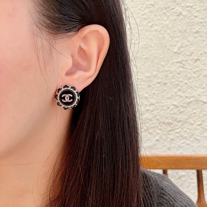 Trendsetting Chxnxl Earrings 284106
