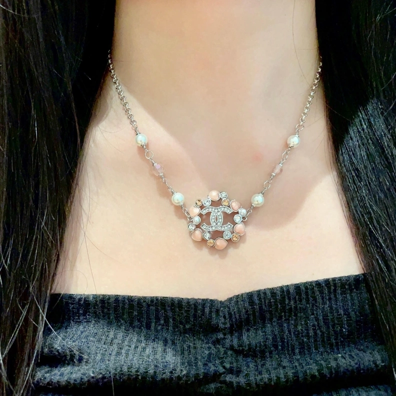 Stylish Chxnxl Necklaces 284868