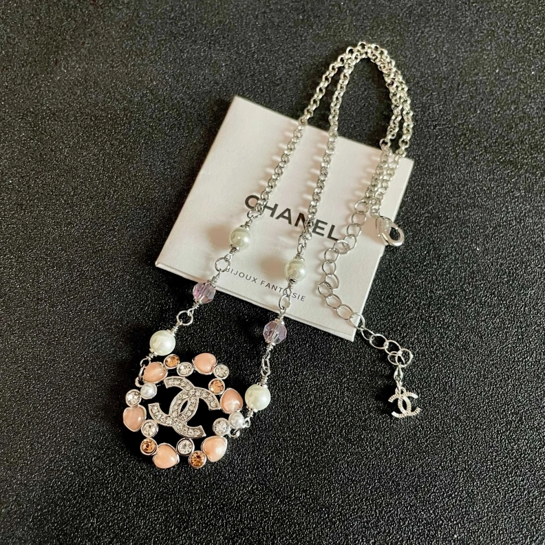 Stylish Chxnxl Necklaces 284868