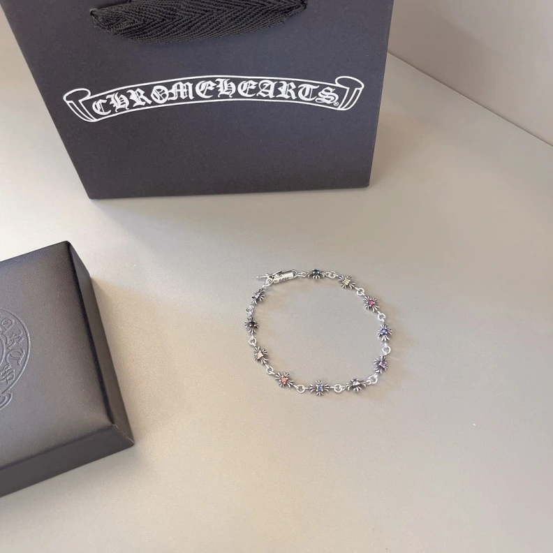 EyeCatching Chrxmx Hxxrts Bracelets 296365