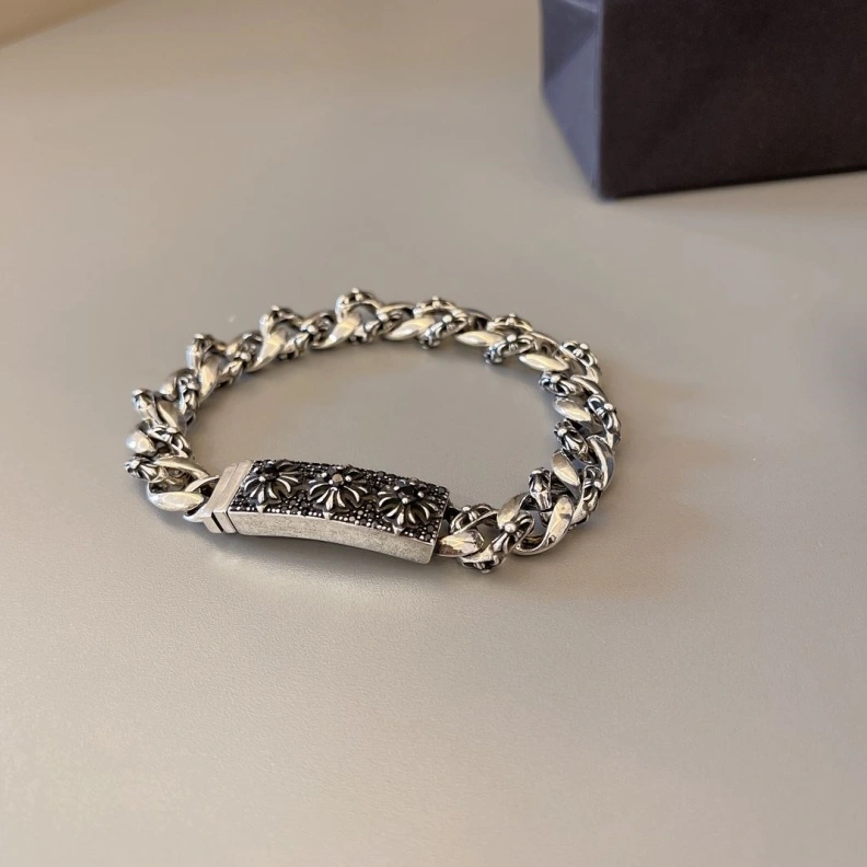 Stylish Chrxmx Hxxrts Bracelets 296361