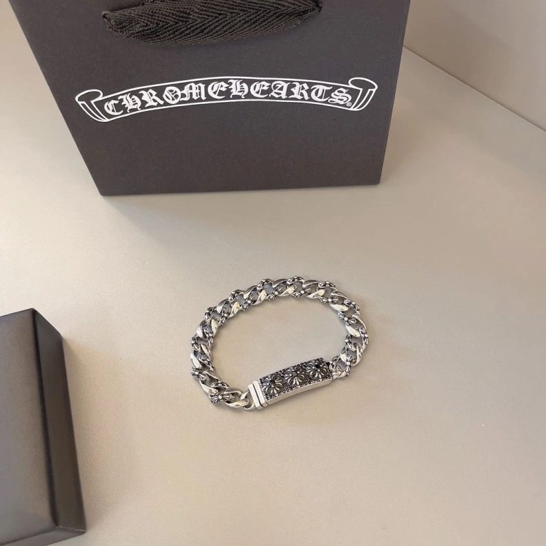 Stylish Chrxmx Hxxrts Bracelets 296361