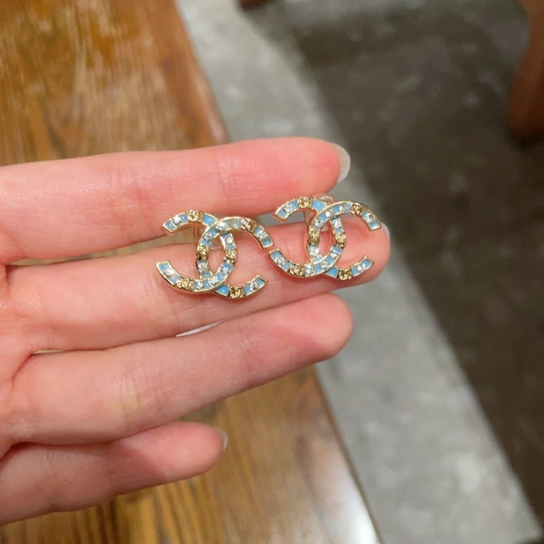 Breathable Chxnxl Earrings 287498