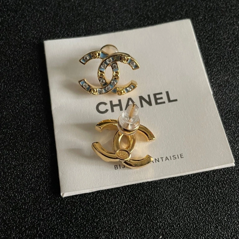Breathable Chxnxl Earrings 287498