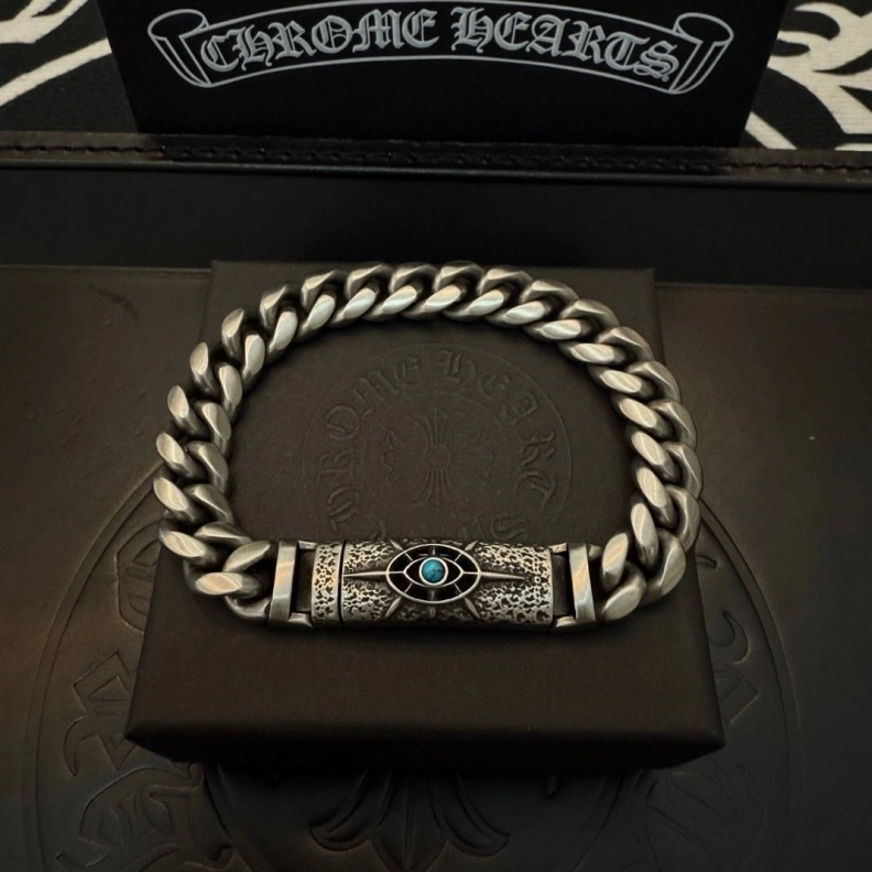 Resilient Chrxmx Hxxrts Necklaces 295835
