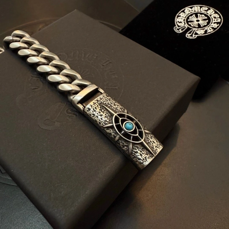 Resilient Chrxmx Hxxrts Necklaces 295835