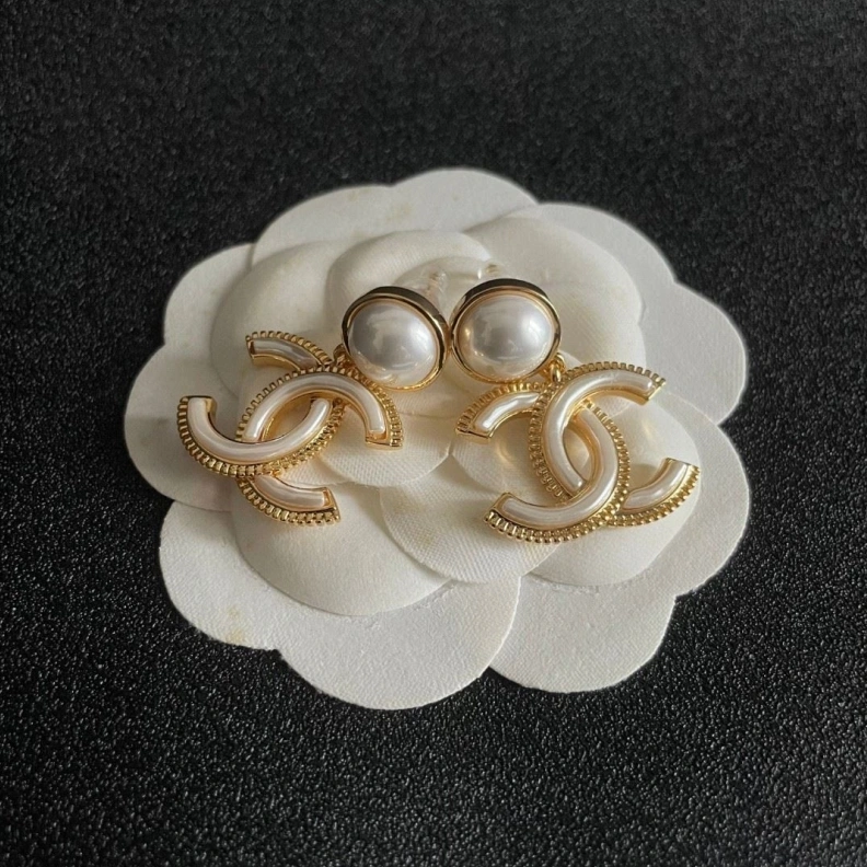 Resilient Chxnxl Earrings 287492