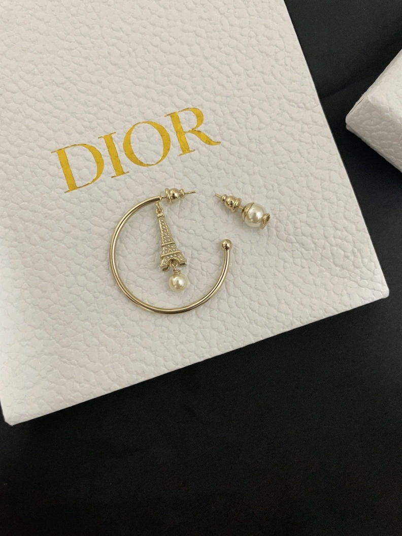 Trendsetting Christian Dxxr Earrings 293859