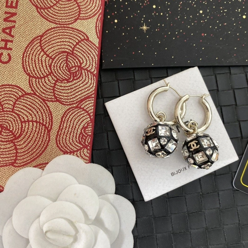 EyeCatching Chxnxl Earrings 285227
