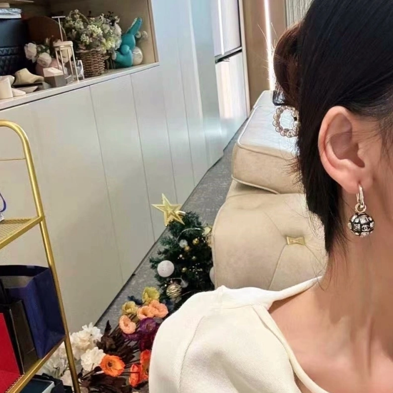 EyeCatching Chxnxl Earrings 285227