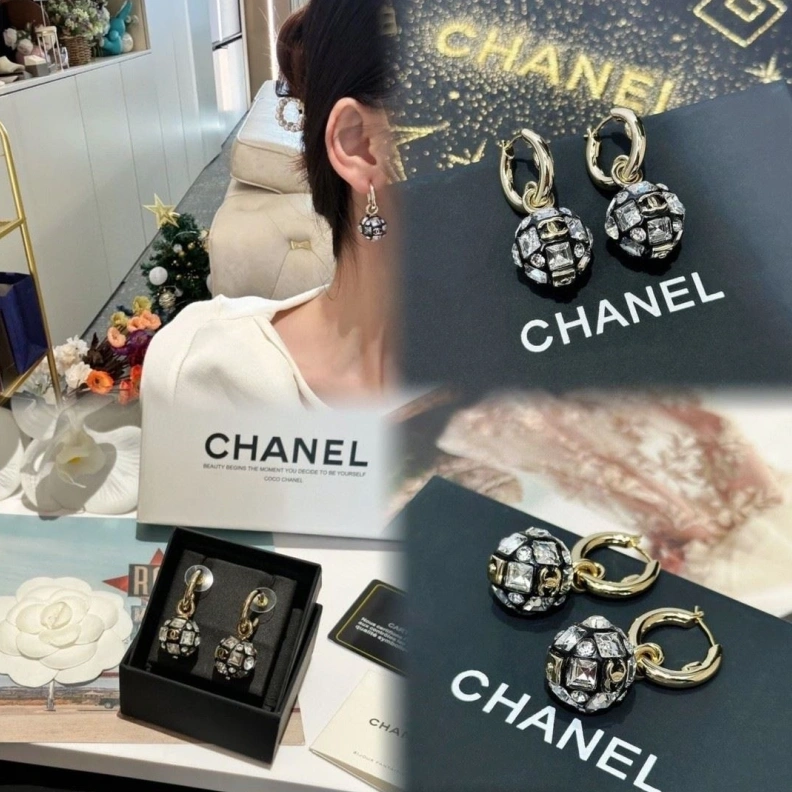 EyeCatching Chxnxl Earrings 285227