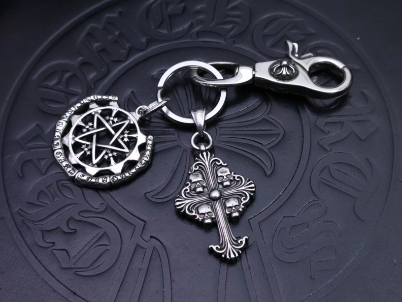 Lightweight Chrxmx Hxxrts Necklaces 295810