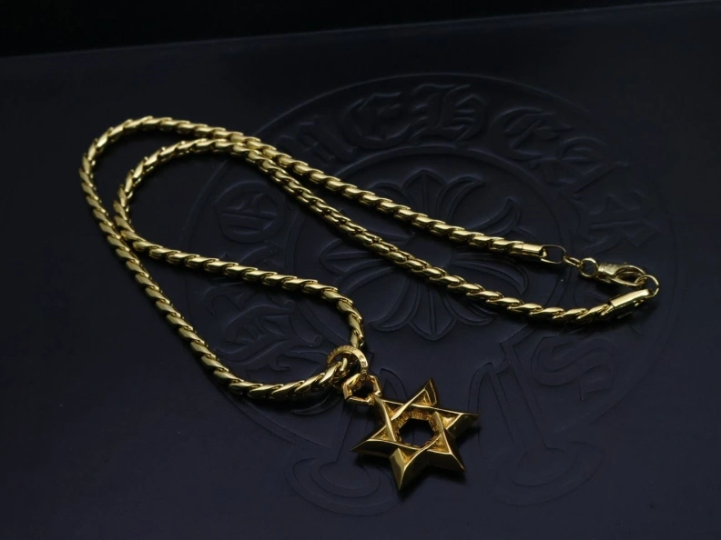 EasyMatch Chrxmx Hxxrts Necklaces 295804