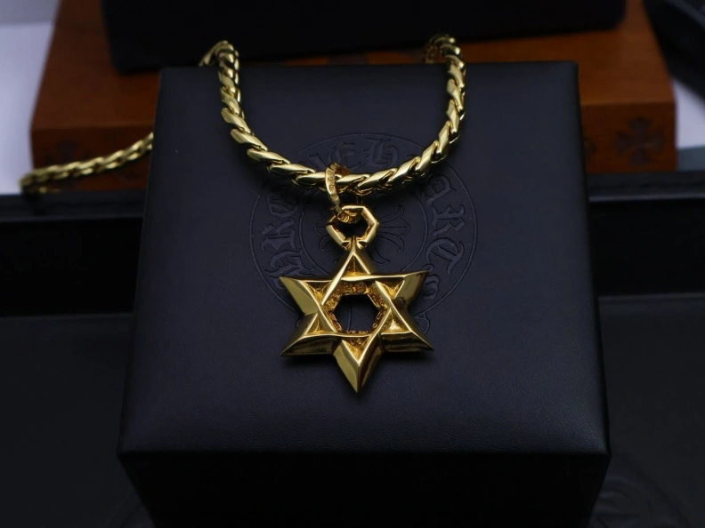EasyMatch Chrxmx Hxxrts Necklaces 295804