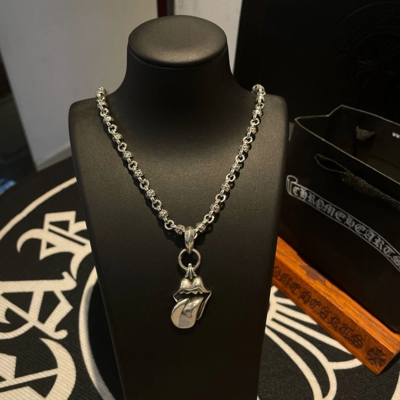 Vibrant Chrxmx Hxxrts Necklaces 295786