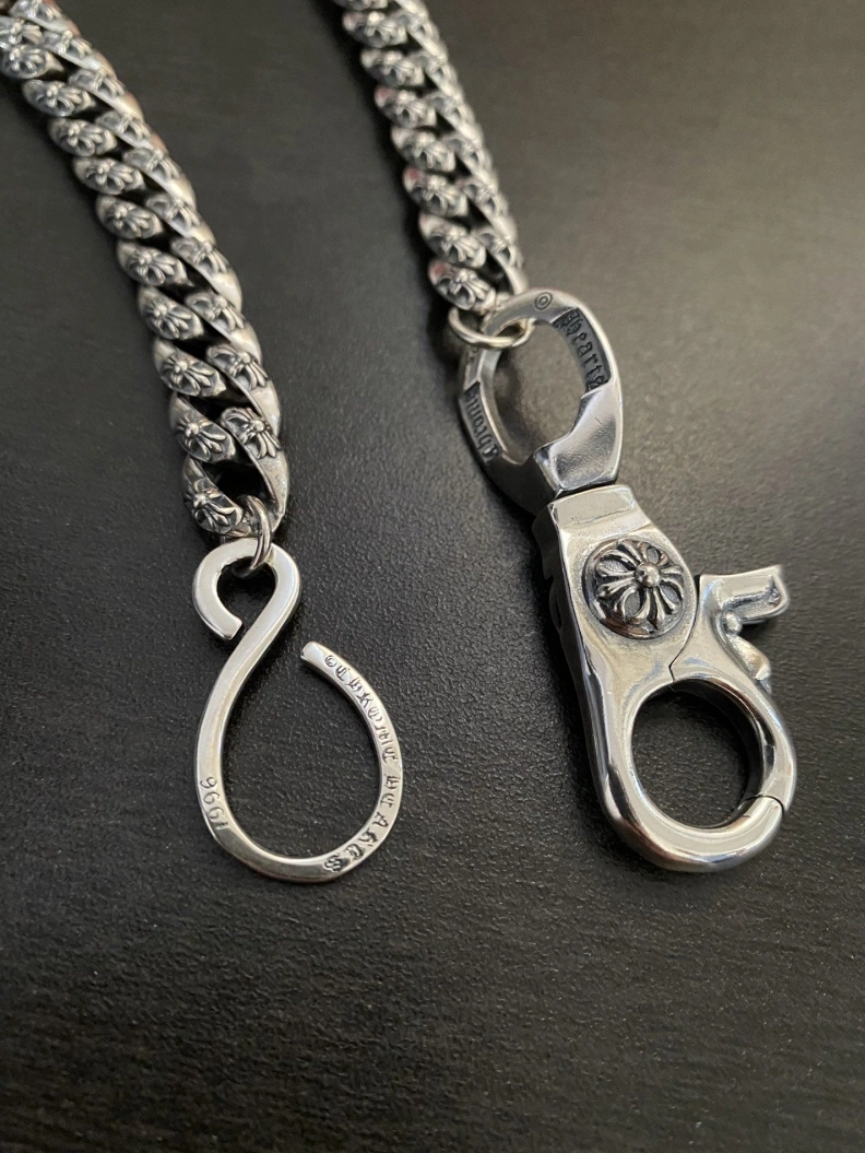 Resilient Chrxmx Hxxrts Necklaces 297875