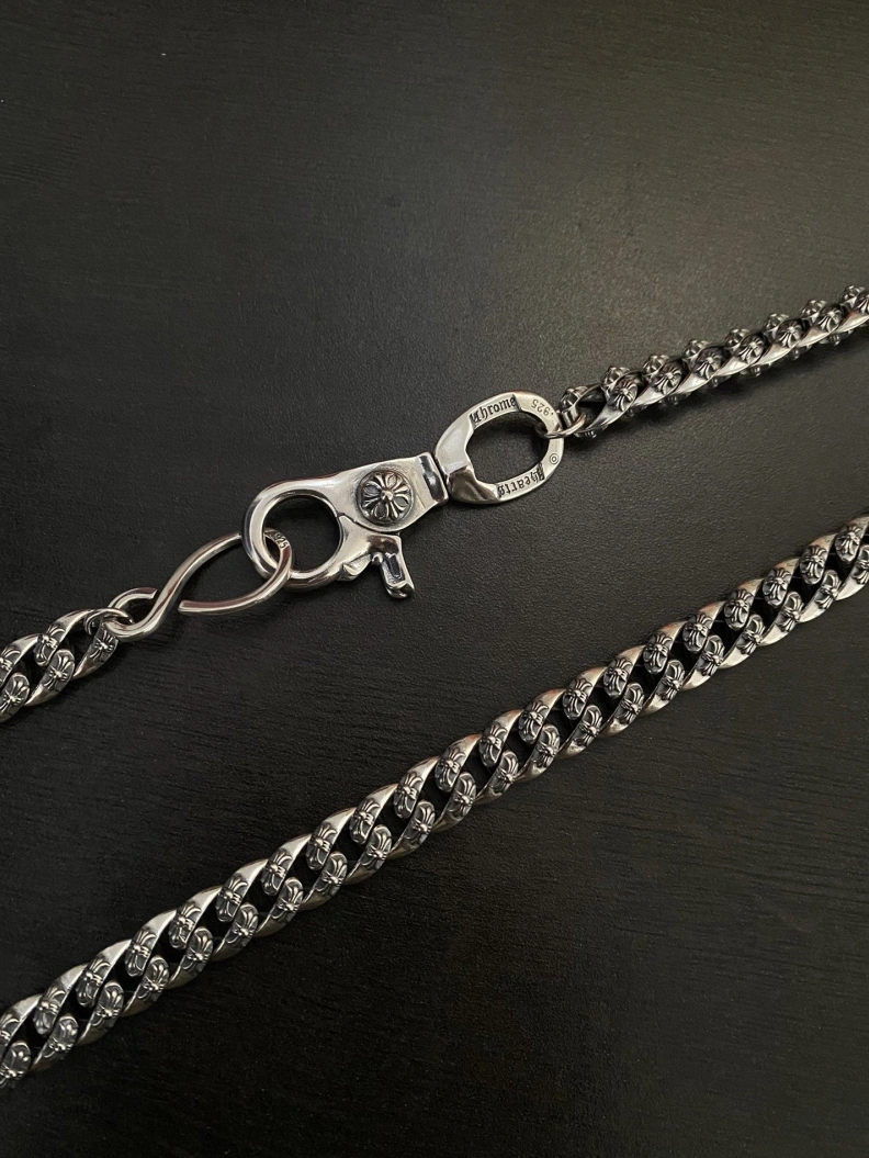Resilient Chrxmx Hxxrts Necklaces 297875