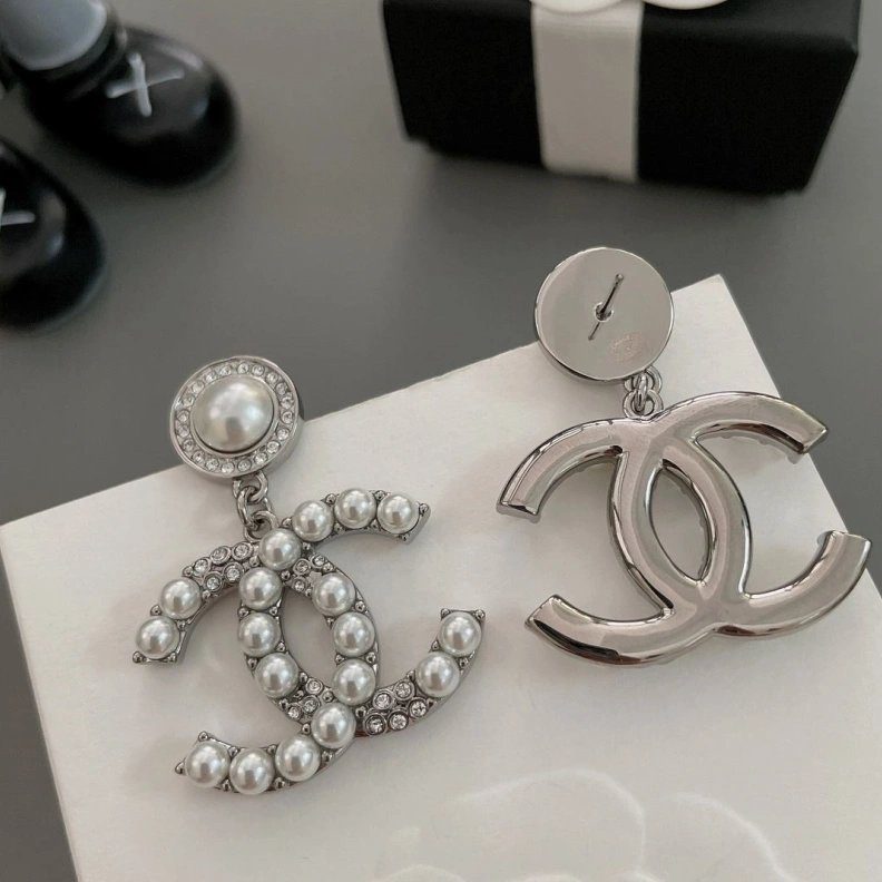 Chxnxl Earrings EyeCatching 285199