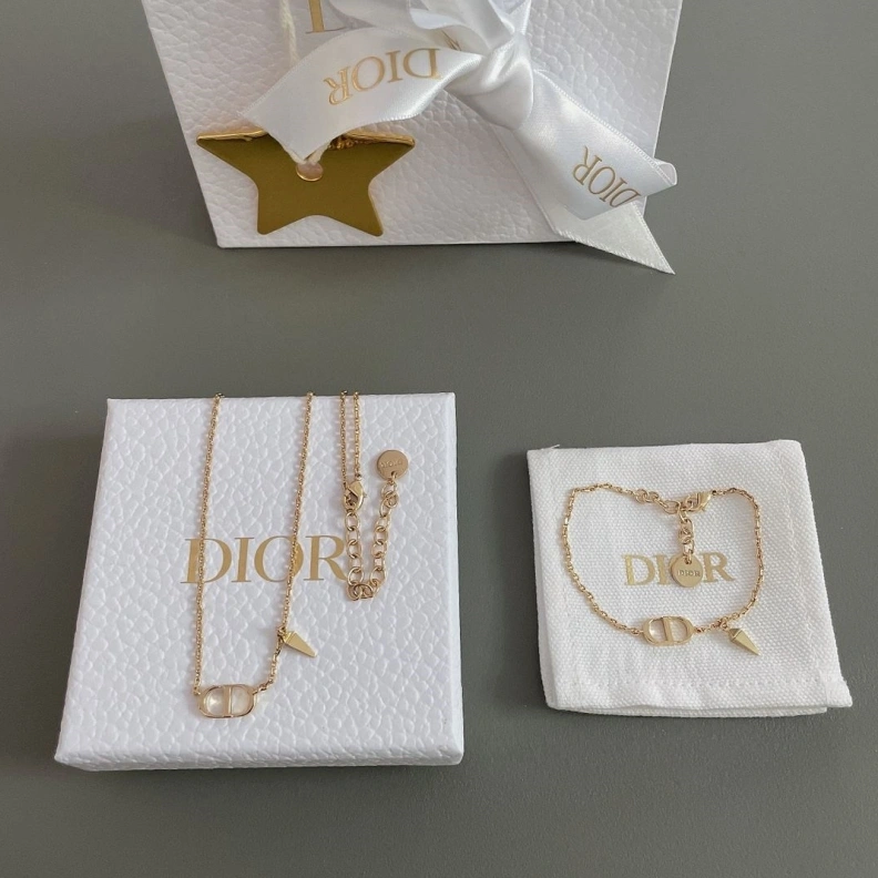Fashionable Christian Dxxr Necklaces 293711