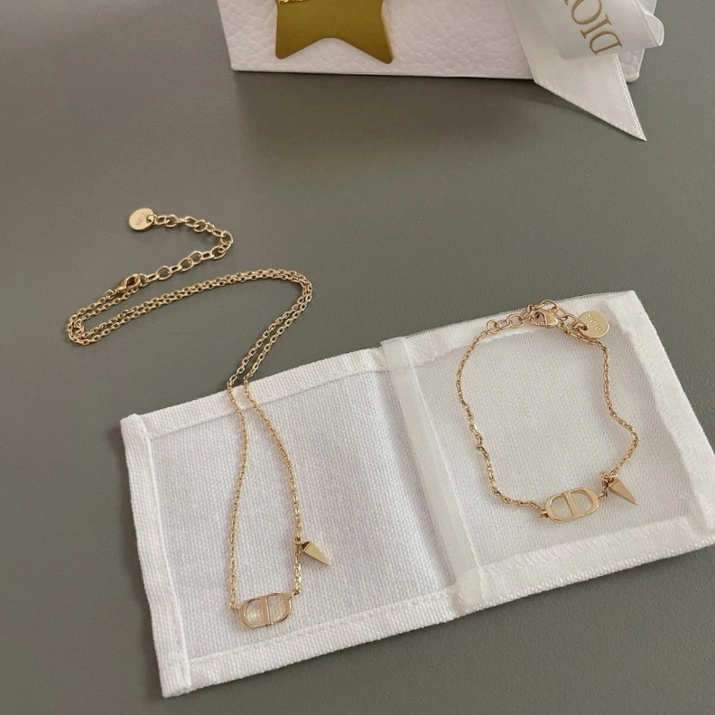 Fashionable Christian Dxxr Necklaces 293711
