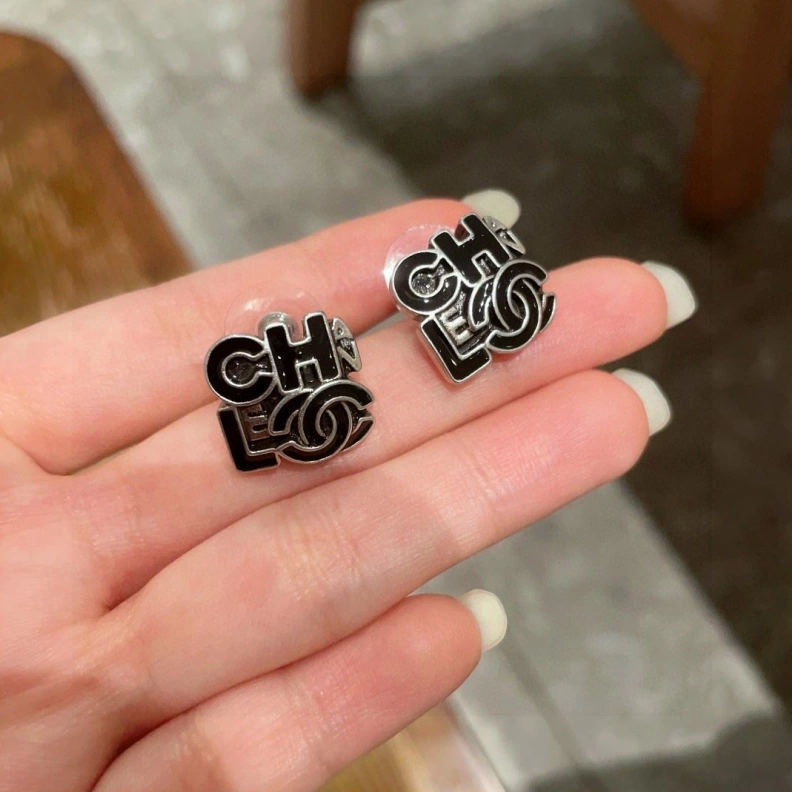 Comfortable Chxnxl Earrings 285206
