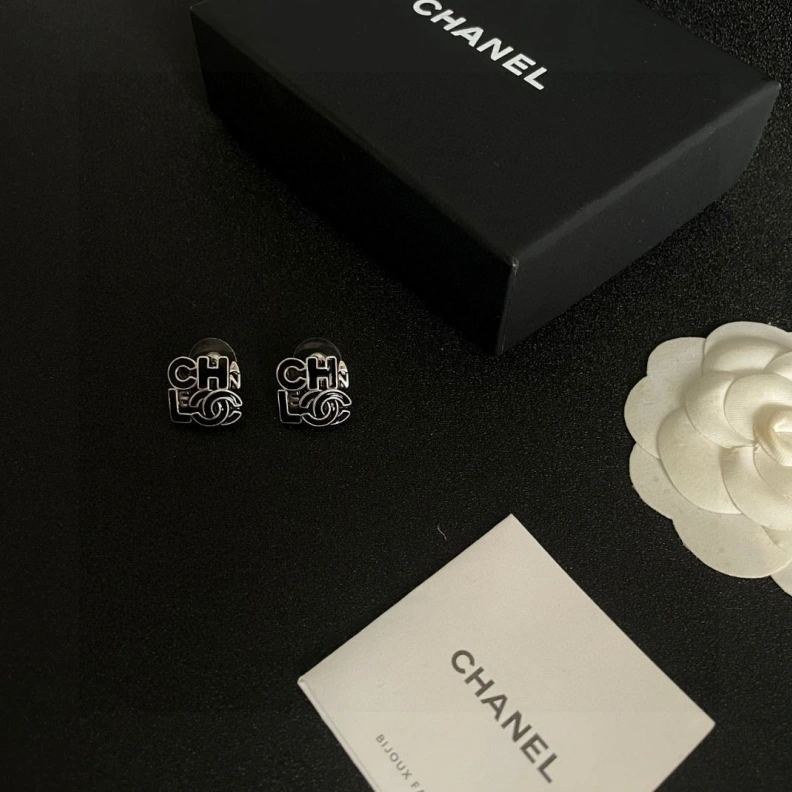 Comfortable Chxnxl Earrings 285206