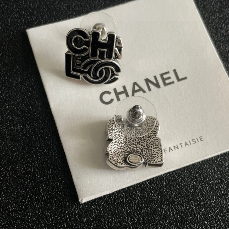 Comfortable Chxnxl Earrings 285206