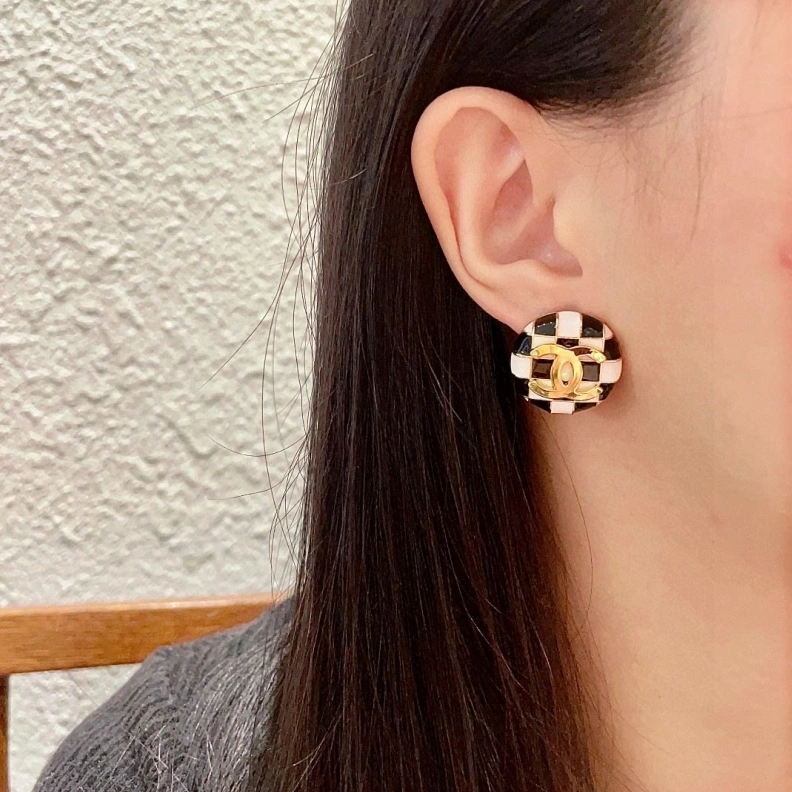 Resilient Chxnxl Earrings 285196