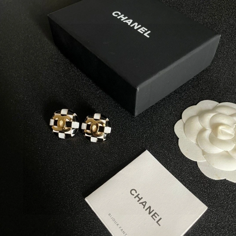 Resilient Chxnxl Earrings 285196