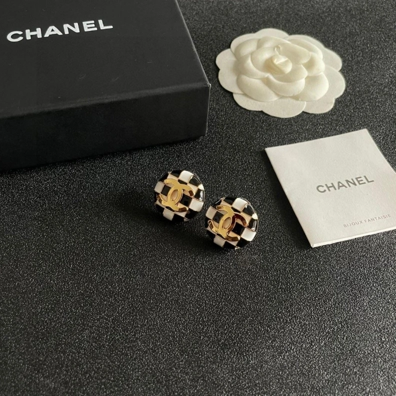 Resilient Chxnxl Earrings 285196