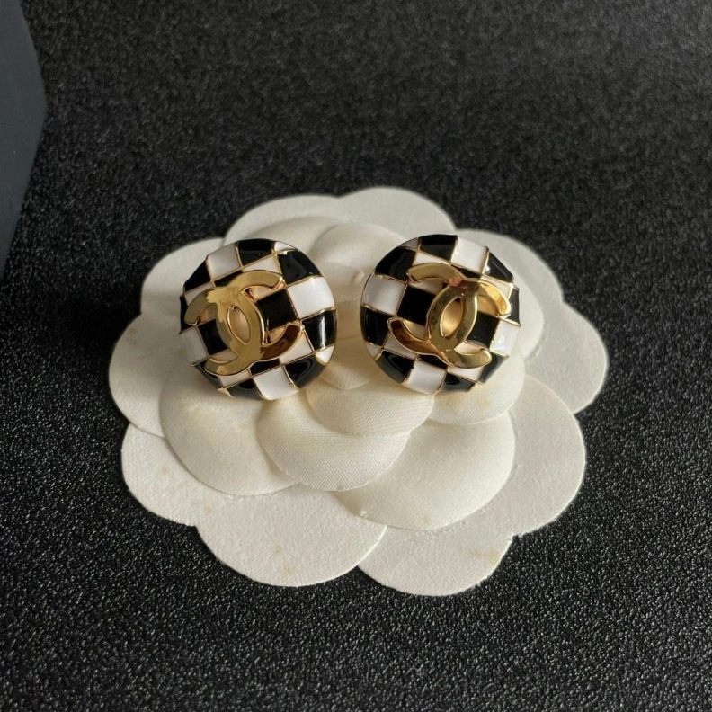 Resilient Chxnxl Earrings 285196