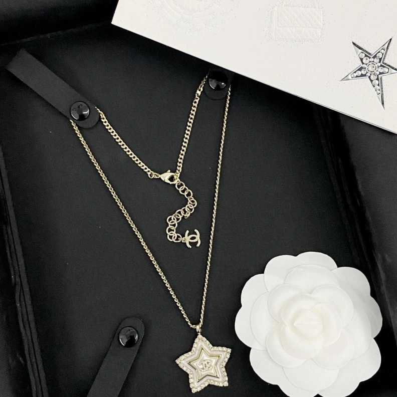 Trendy Chxnxl Necklaces 284857