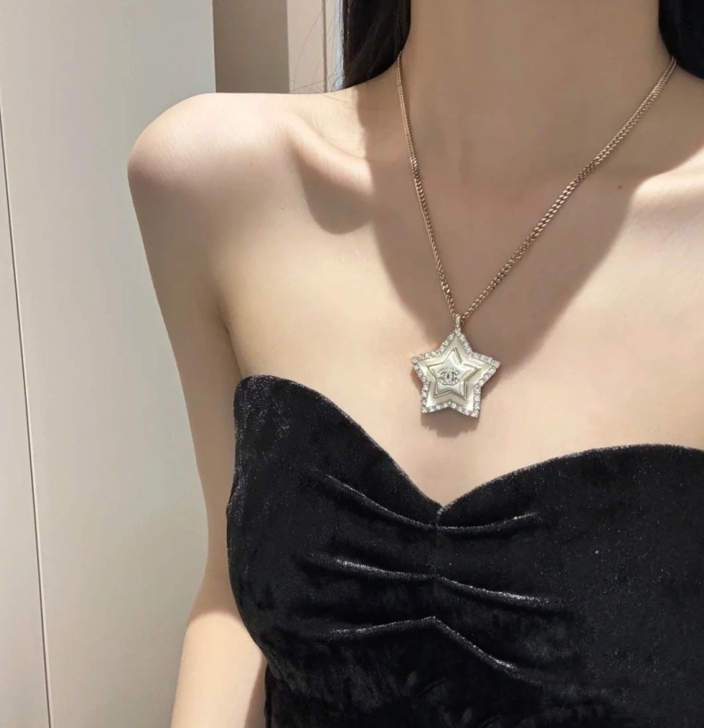 Trendy Chxnxl Necklaces 284857