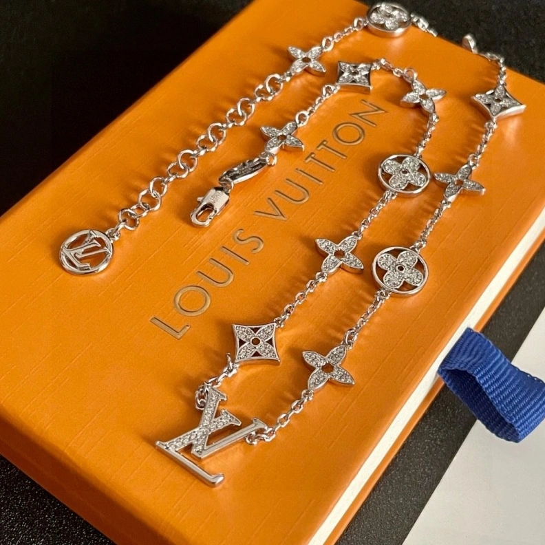 LX Necklaces Practical 308422