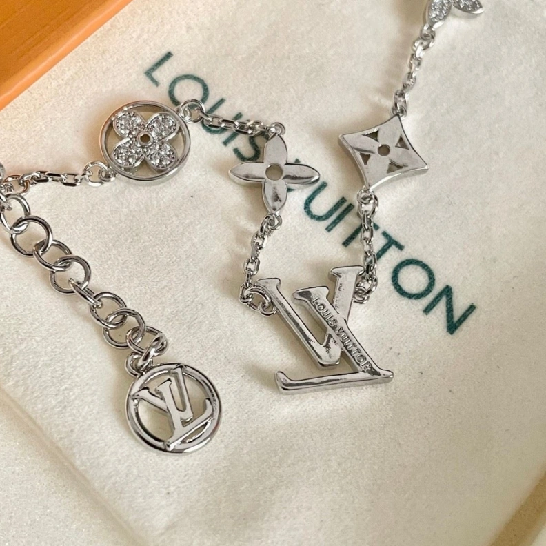 LX Necklaces Practical 308422