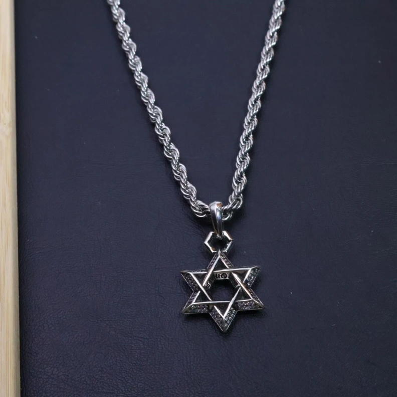 Chrxmx Hxxrts Necklaces Resilient 295770