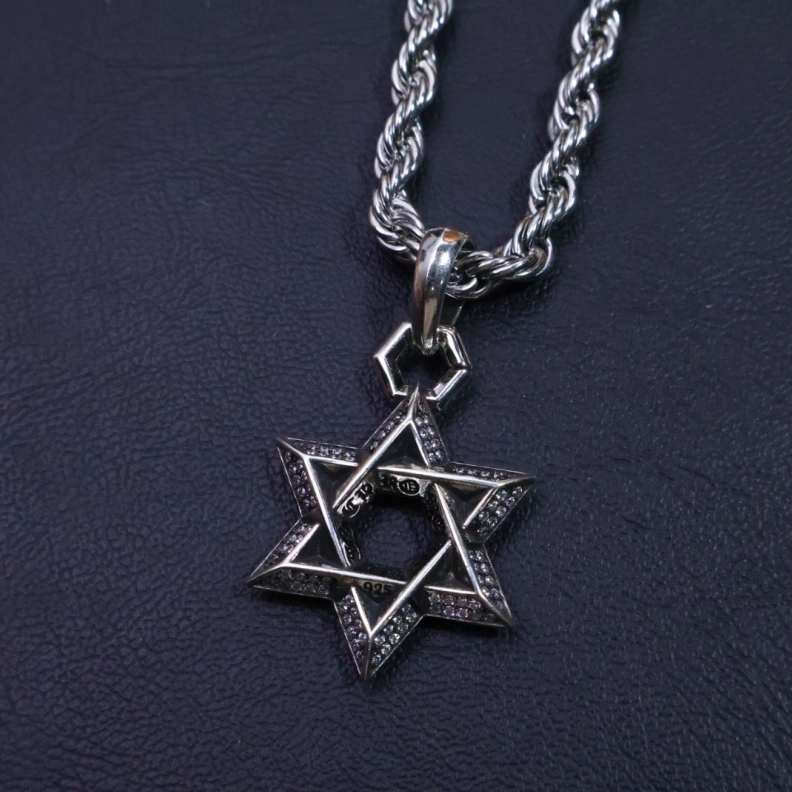 Chrxmx Hxxrts Necklaces Resilient 295770