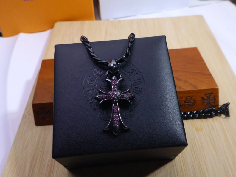 WellDesigned Chrxmx Hxxrts Necklaces 295782