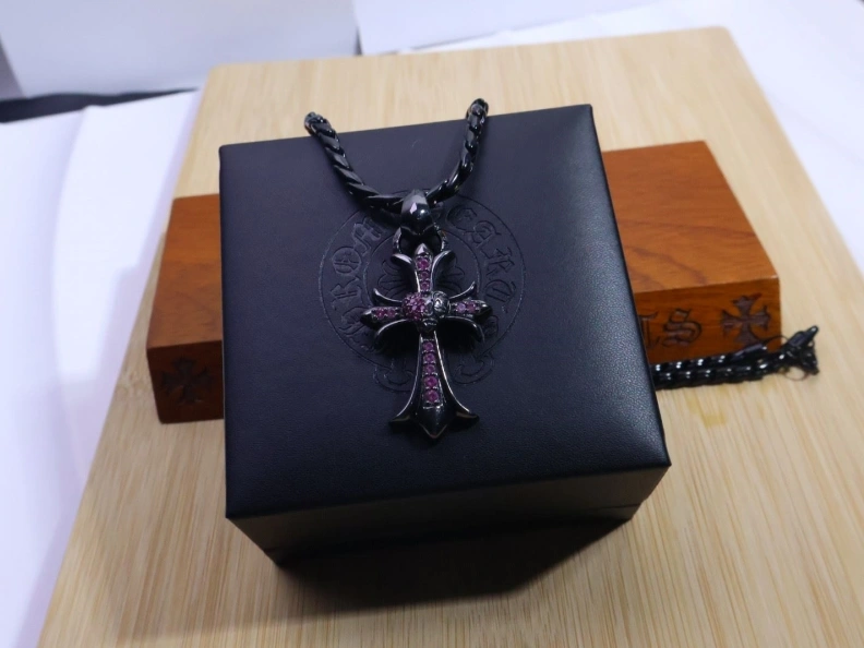 WellDesigned Chrxmx Hxxrts Necklaces 295782