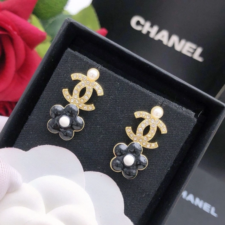 Versatile Chxnxl Earrings 285182