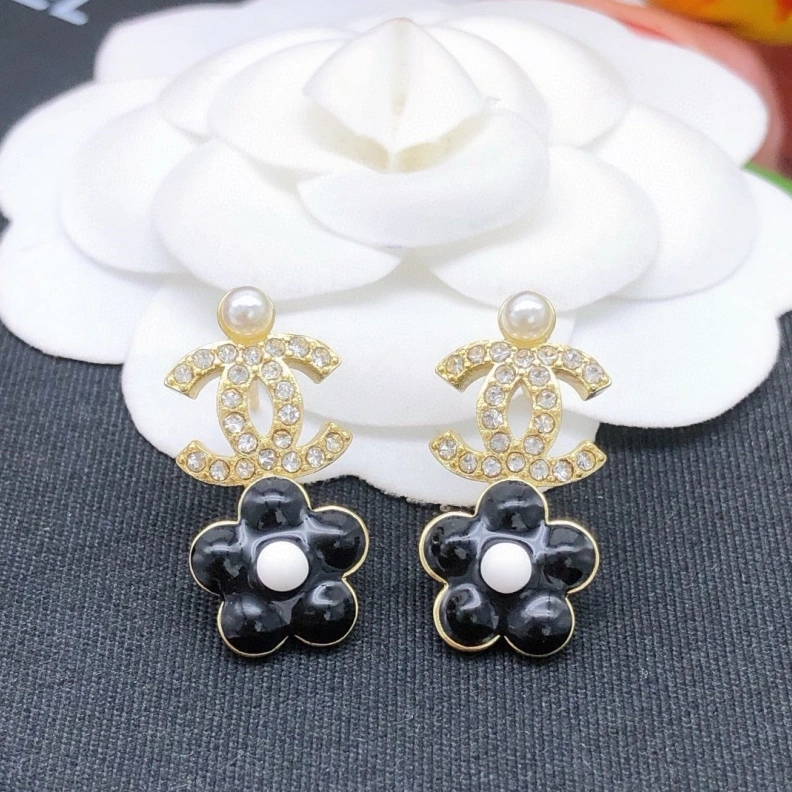 Versatile Chxnxl Earrings 285182
