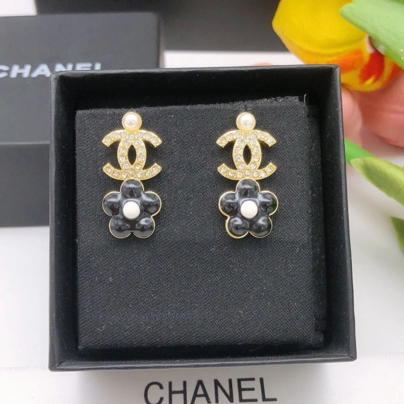 Versatile Chxnxl Earrings 285182