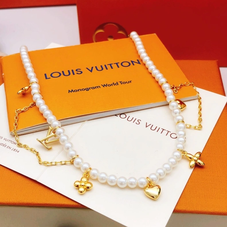 Fashionable LX Necklaces 308419